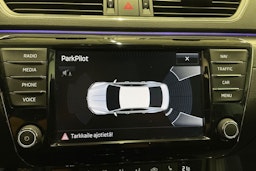 sininen Skoda Superb 2017 kuva 21.