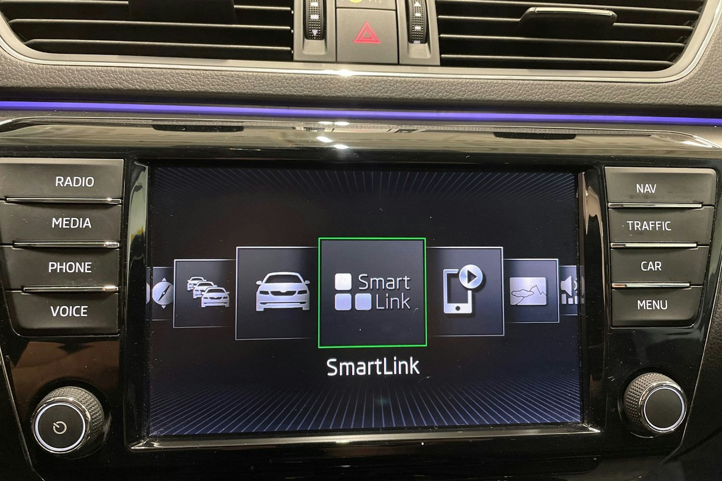 sininen Skoda Superb 2017 kuva 22.