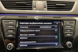 sininen Skoda Superb 2017 kuva 26.