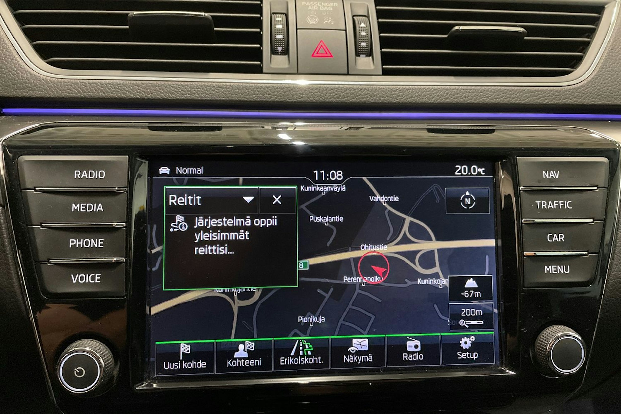 sininen Skoda Superb 2017 kuva 27.