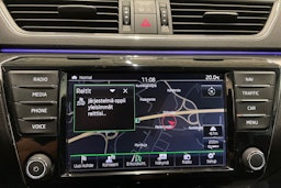 sininen Skoda Superb 2017 kuva 27.