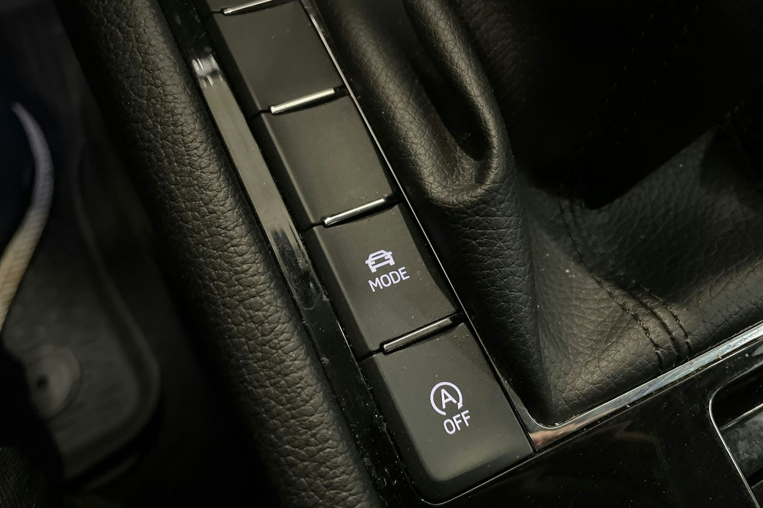 sininen Skoda Superb 2017 kuva 31.