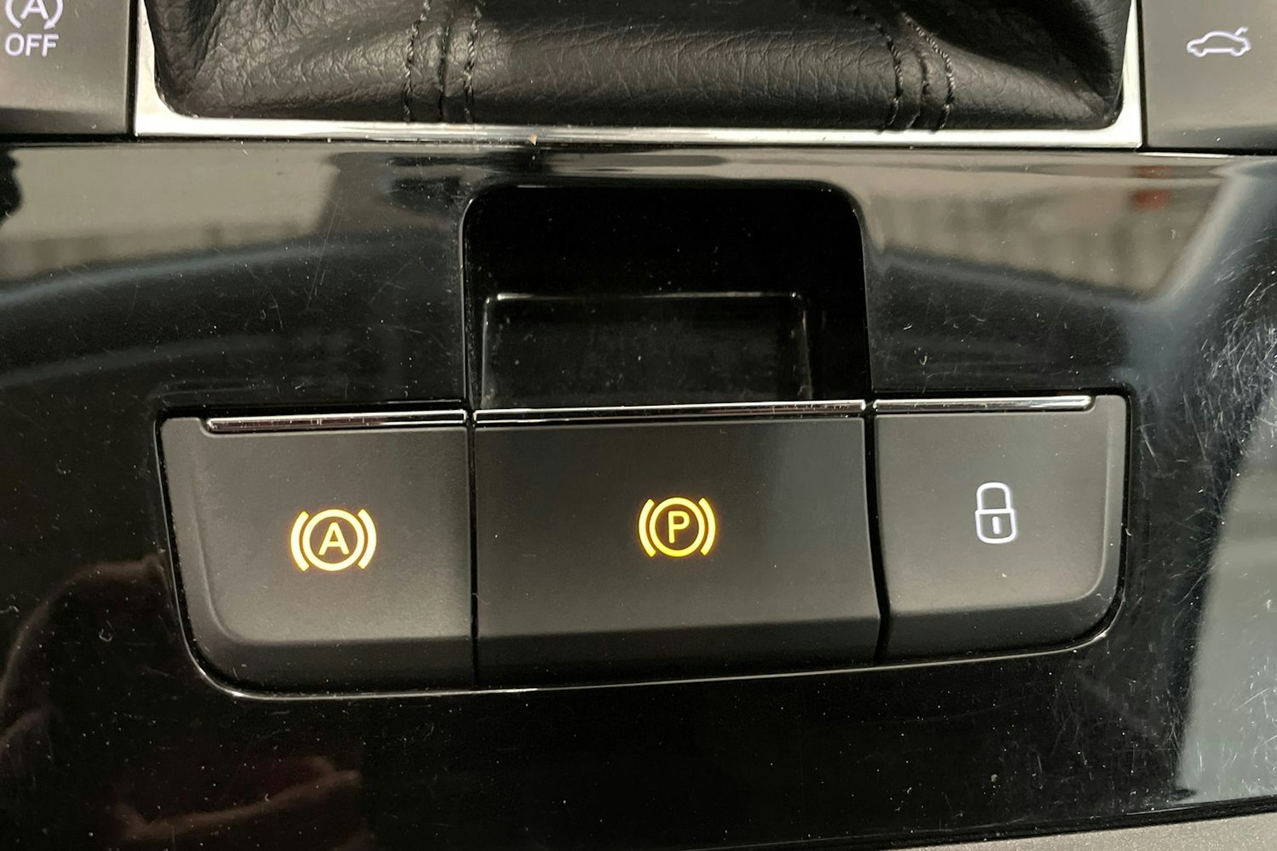 sininen Skoda Superb 2017 kuva 33.