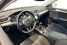 harmaa Skoda Superb 2016 kuva 3.
