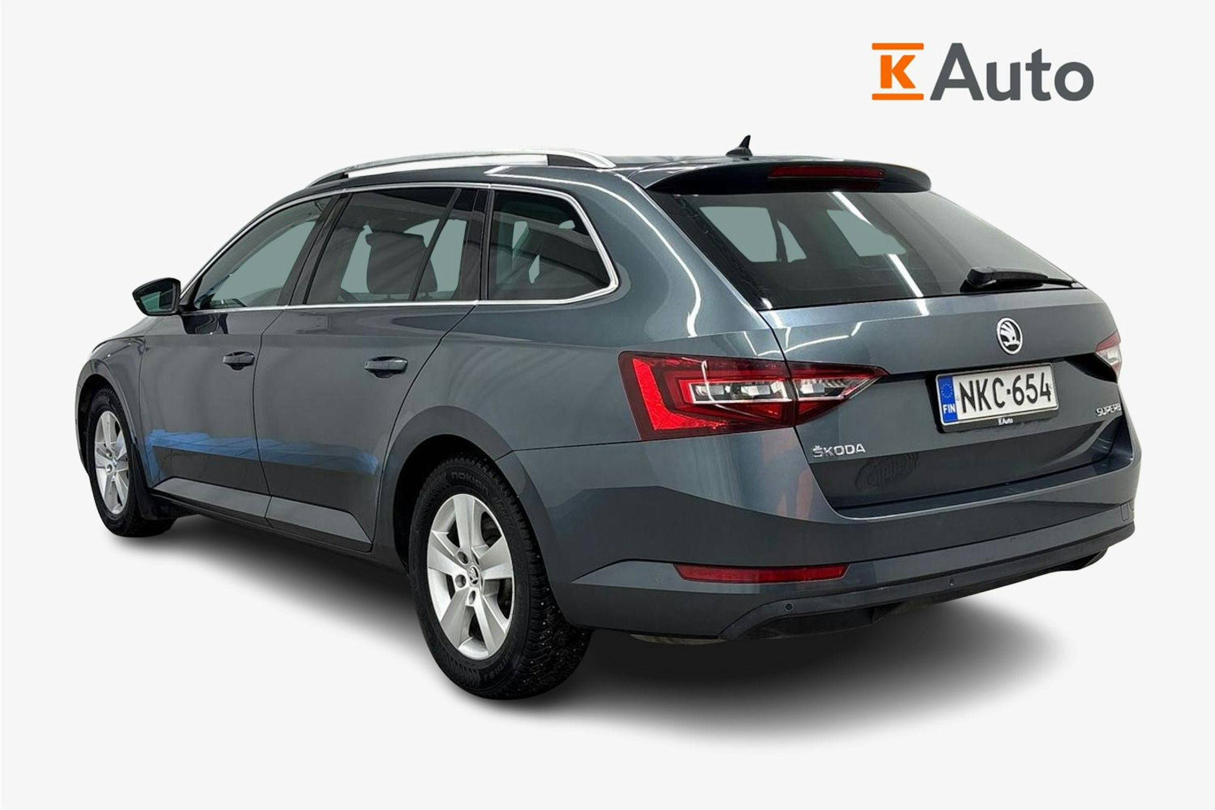 harmaa Skoda Superb 2016 kuva 4.