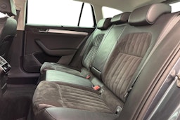 harmaa Skoda Superb 2016 kuva 13.