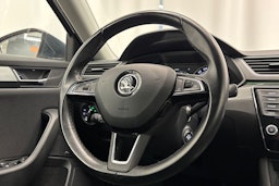 harmaa Skoda Superb 2016 kuva 20.