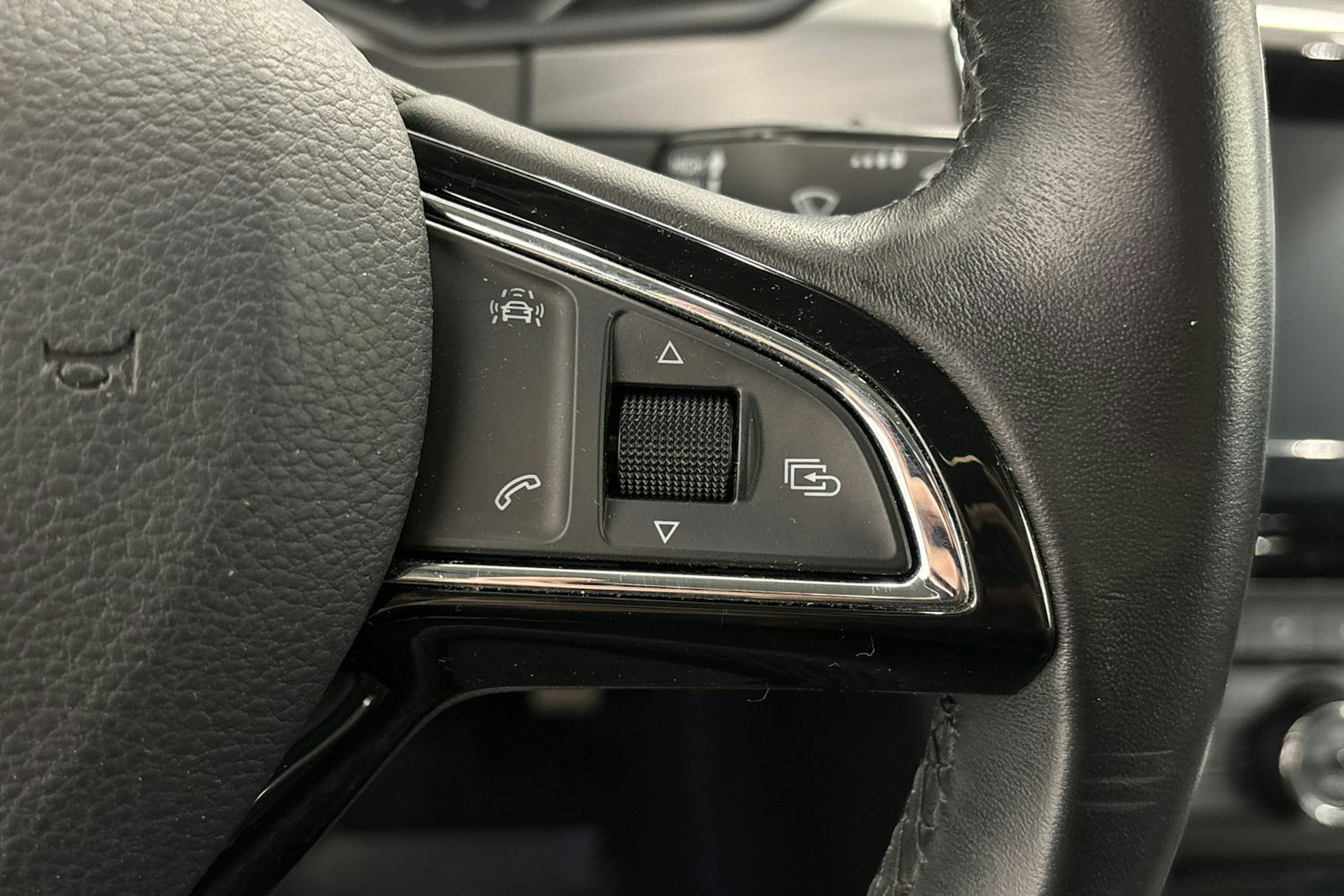 harmaa Skoda Superb 2016 kuva 22.