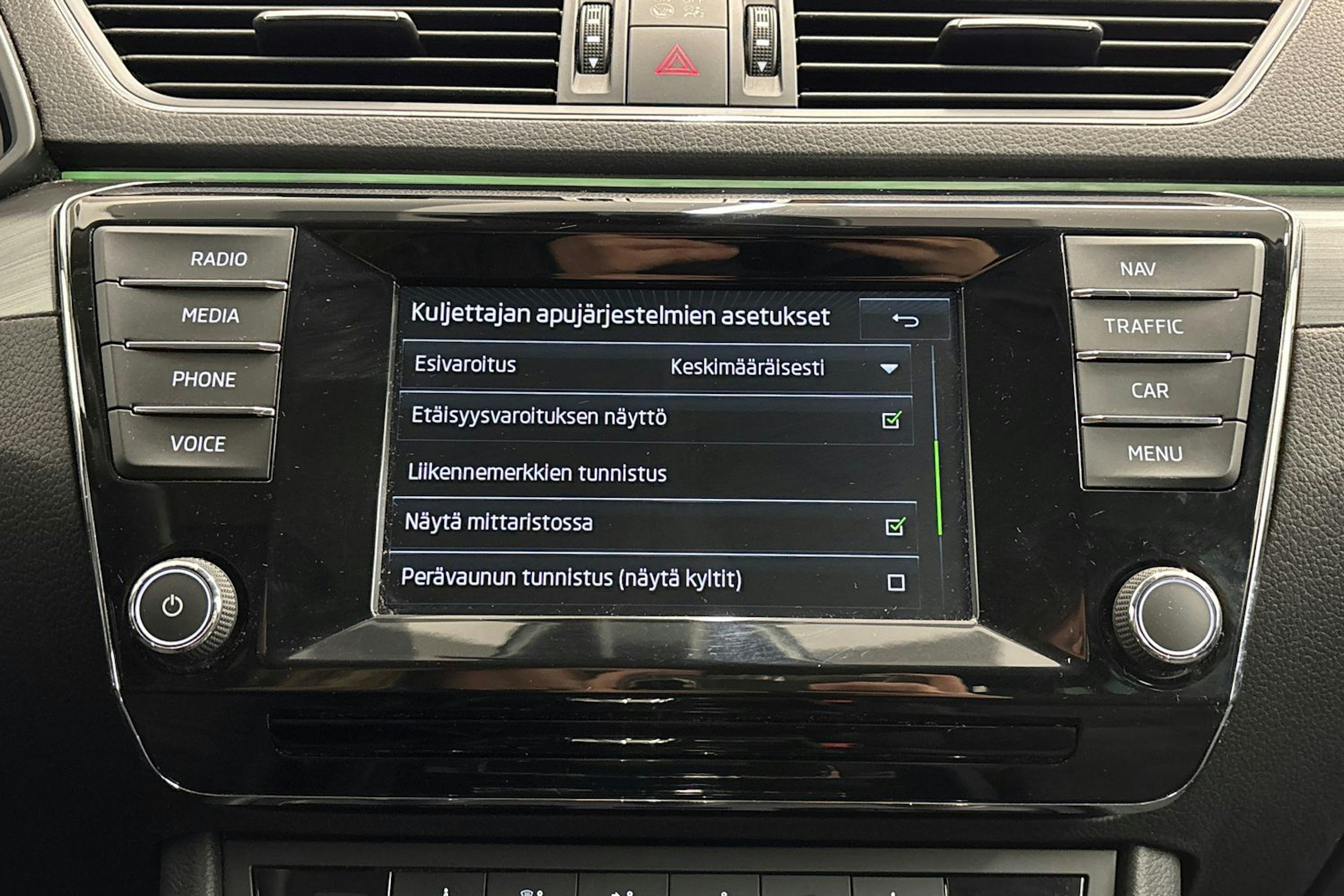 harmaa Skoda Superb 2016 kuva 26.