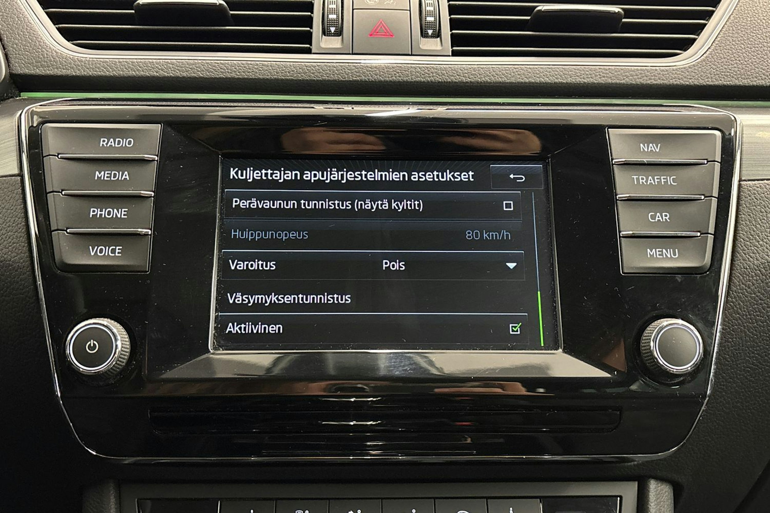 harmaa Skoda Superb 2016 kuva 27.