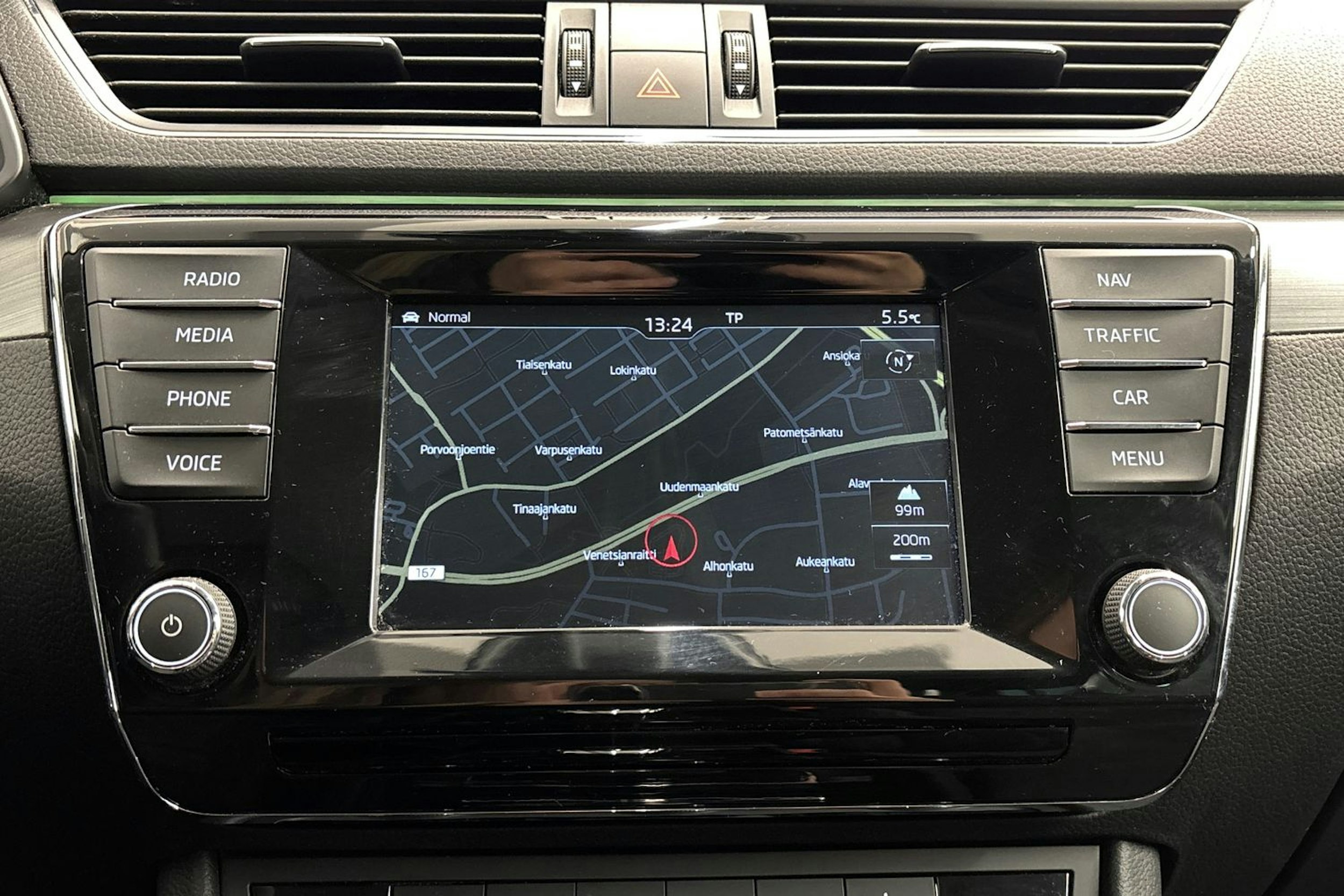 harmaa Skoda Superb 2016 kuva 28.