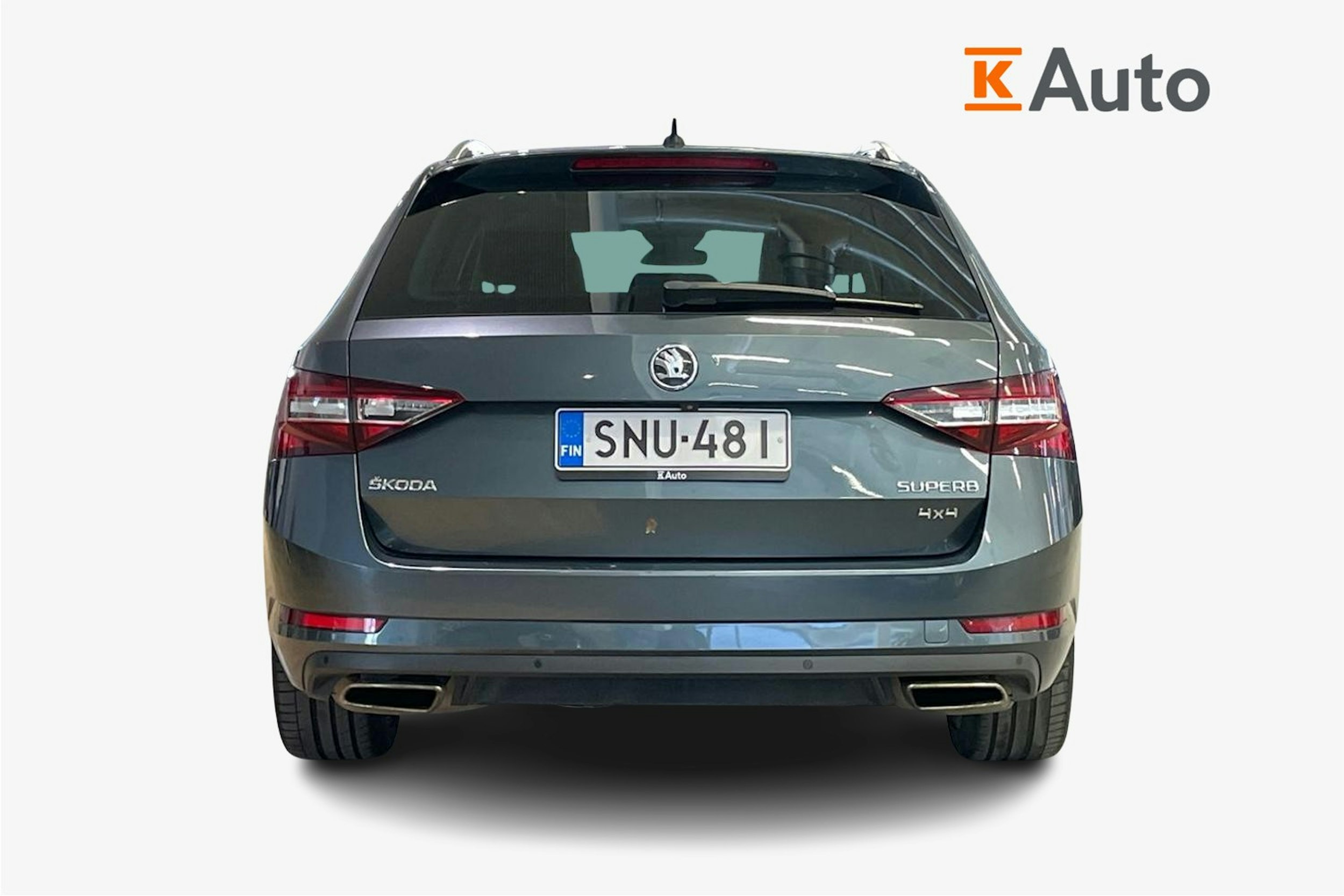 harmaa Skoda Superb 2016 kuva 3.