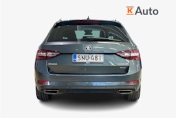 harmaa Skoda Superb 2016 kuva 3.