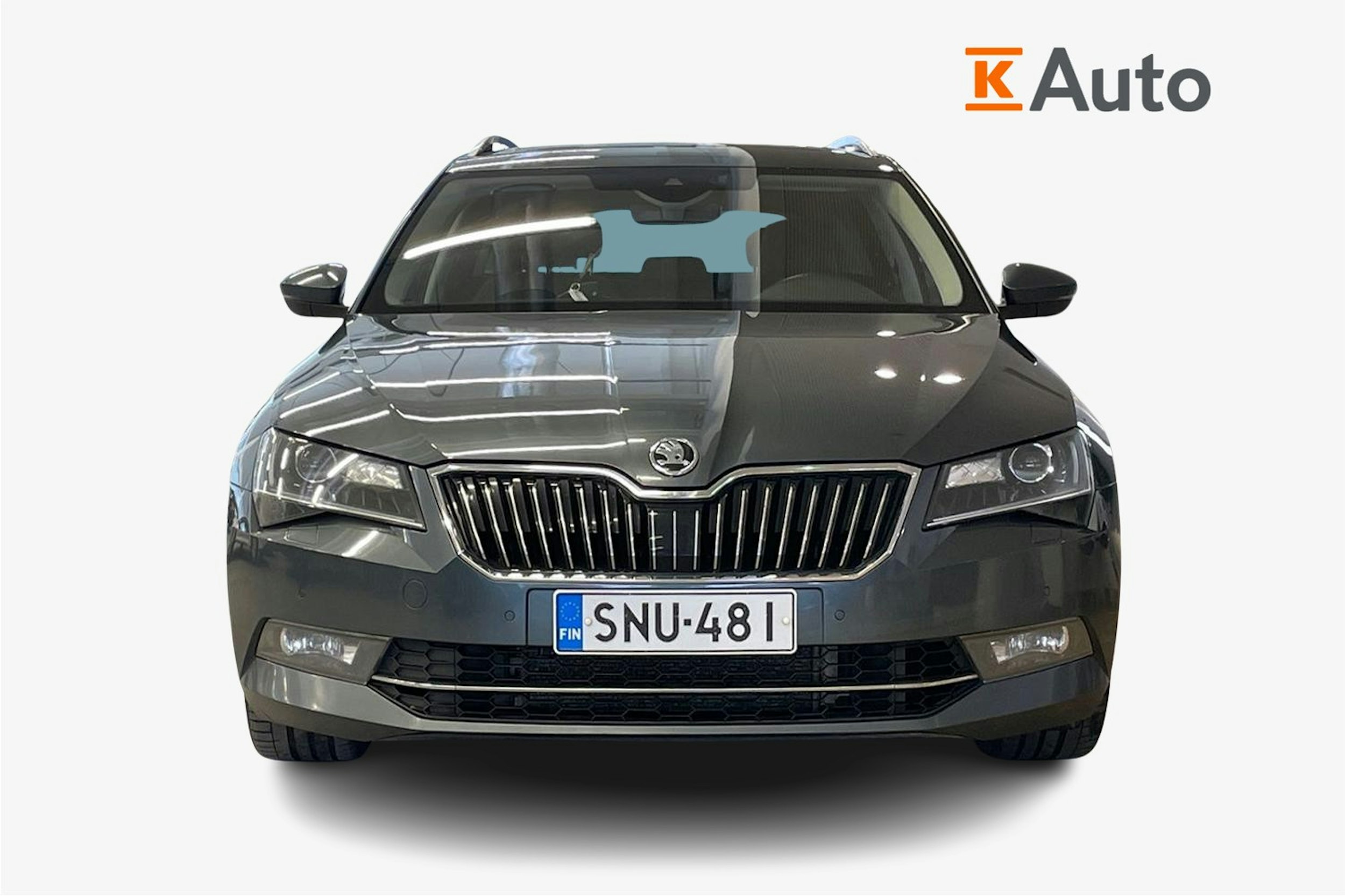 harmaa Skoda Superb 2016 kuva 5.