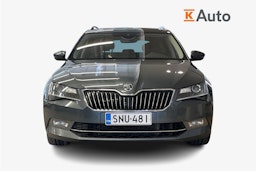 harmaa Skoda Superb 2016 kuva 5.