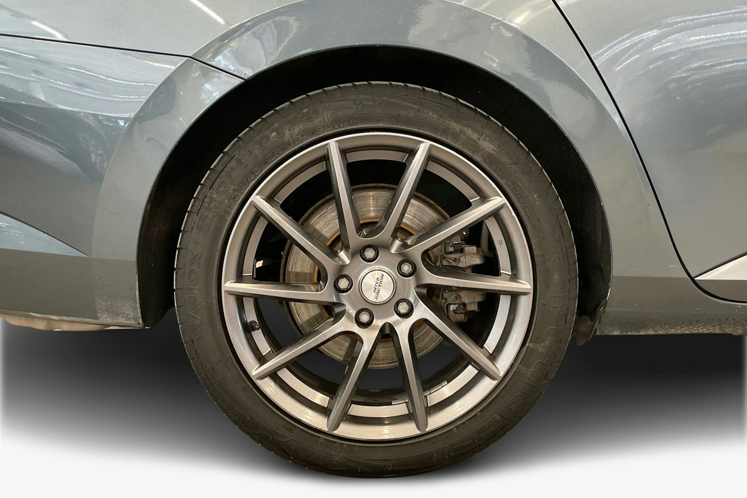 harmaa Skoda Superb 2016 kuva 11.