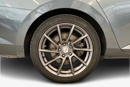 harmaa Skoda Superb 2016 kuva 11.
