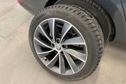 harmaa Skoda Superb 2016 kuva 13.