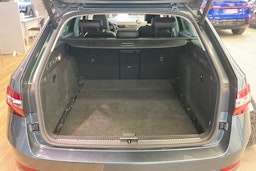 harmaa Skoda Superb 2016 kuva 14.
