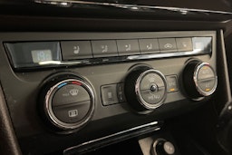 harmaa Skoda Superb 2016 kuva 18.