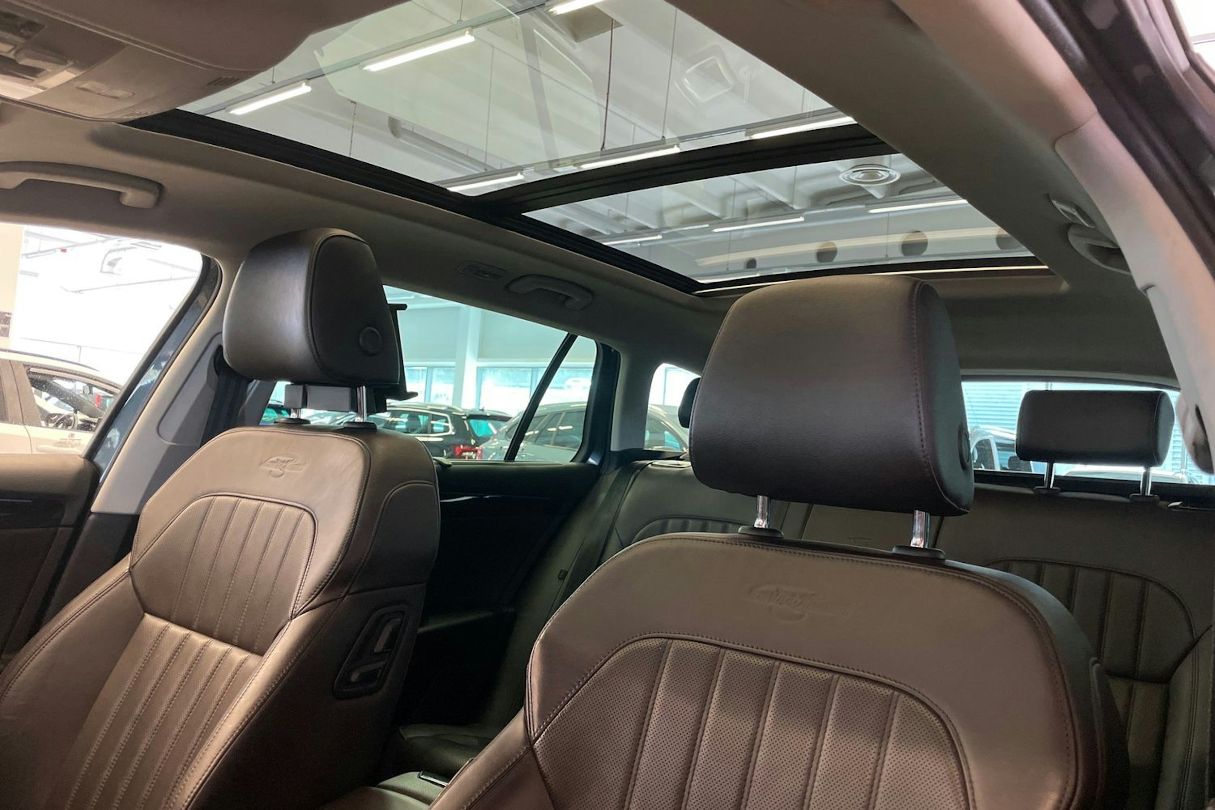 harmaa Skoda Superb 2016 kuva 22.