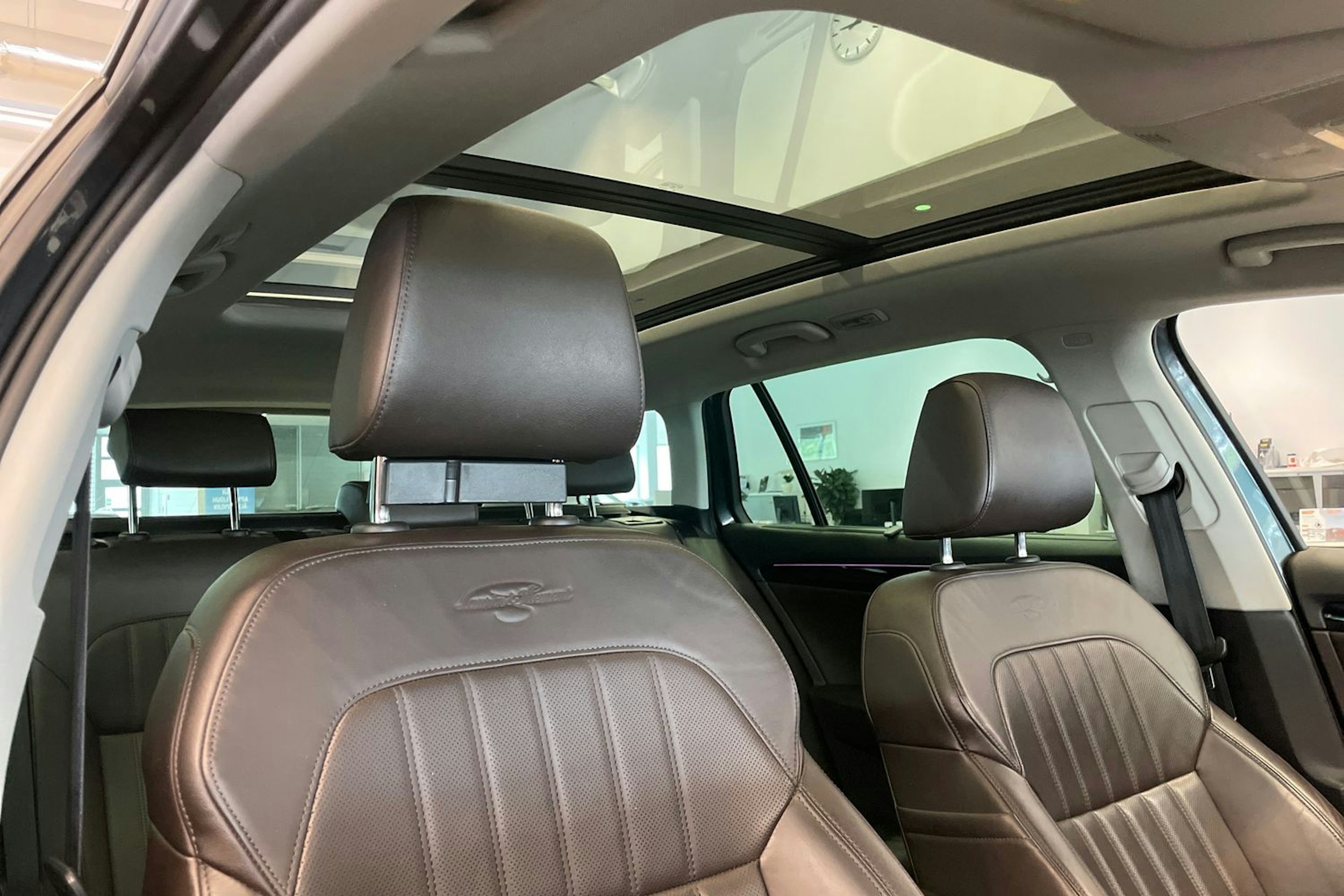 harmaa Skoda Superb 2016 kuva 26.