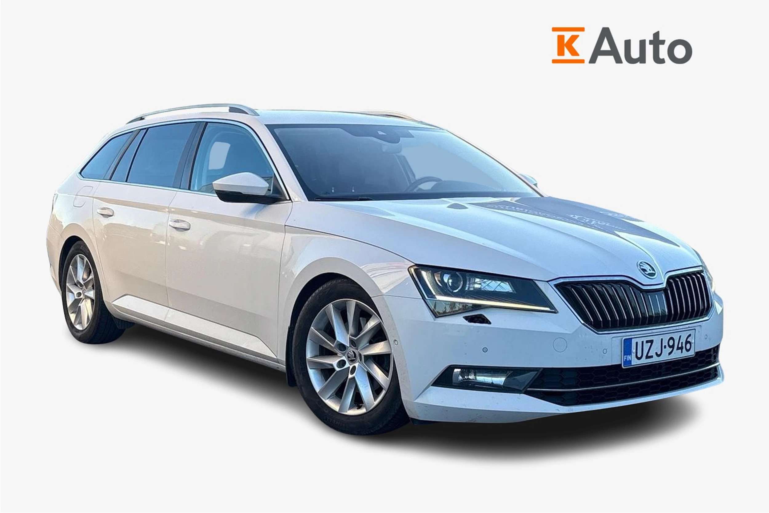 valkoinen Skoda Superb 2016 kuva 1.