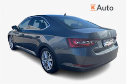 harmaa Skoda Superb 2016 kuva 2.