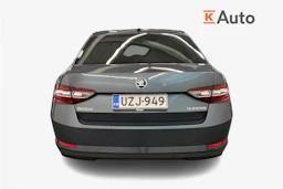 harmaa Skoda Superb 2017 kuva 4.