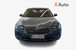 harmaa Skoda Superb 2017 kuva 5.