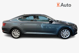harmaa Skoda Superb 2017 kuva 7.