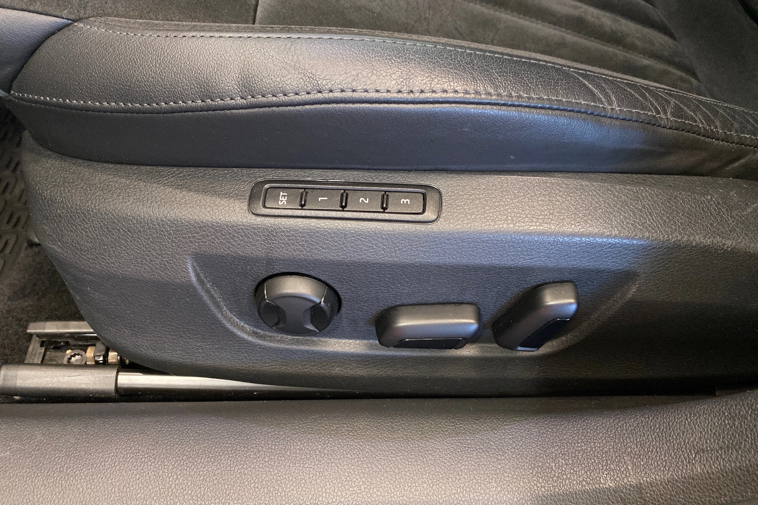 harmaa Skoda Superb 2017 kuva 20.