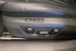 harmaa Skoda Superb 2017 kuva 20.