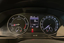 harmaa Skoda Superb 2017 kuva 22.