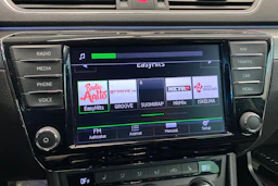 harmaa Skoda Superb 2017 kuva 24.