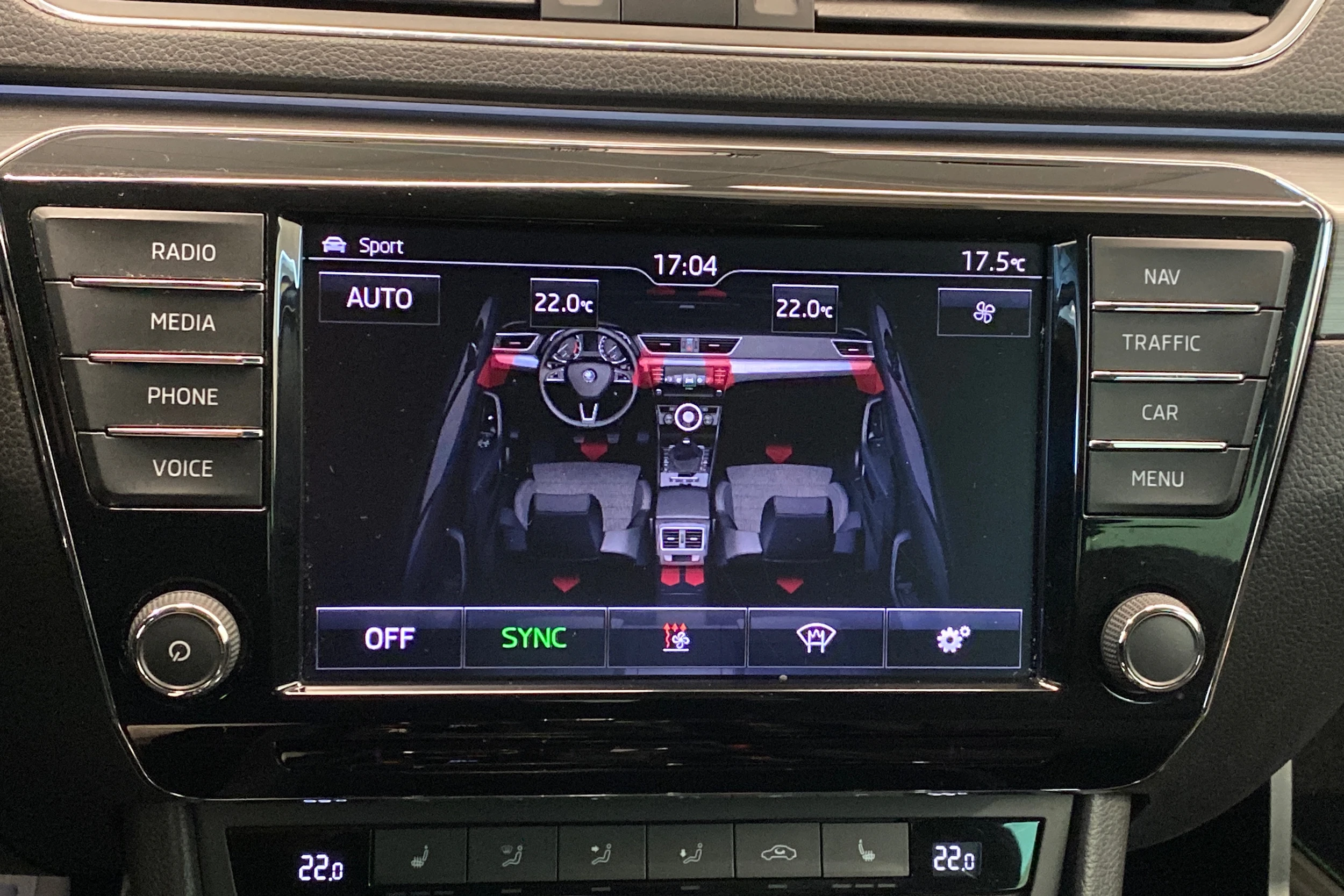 harmaa Skoda Superb 2017 kuva 26.