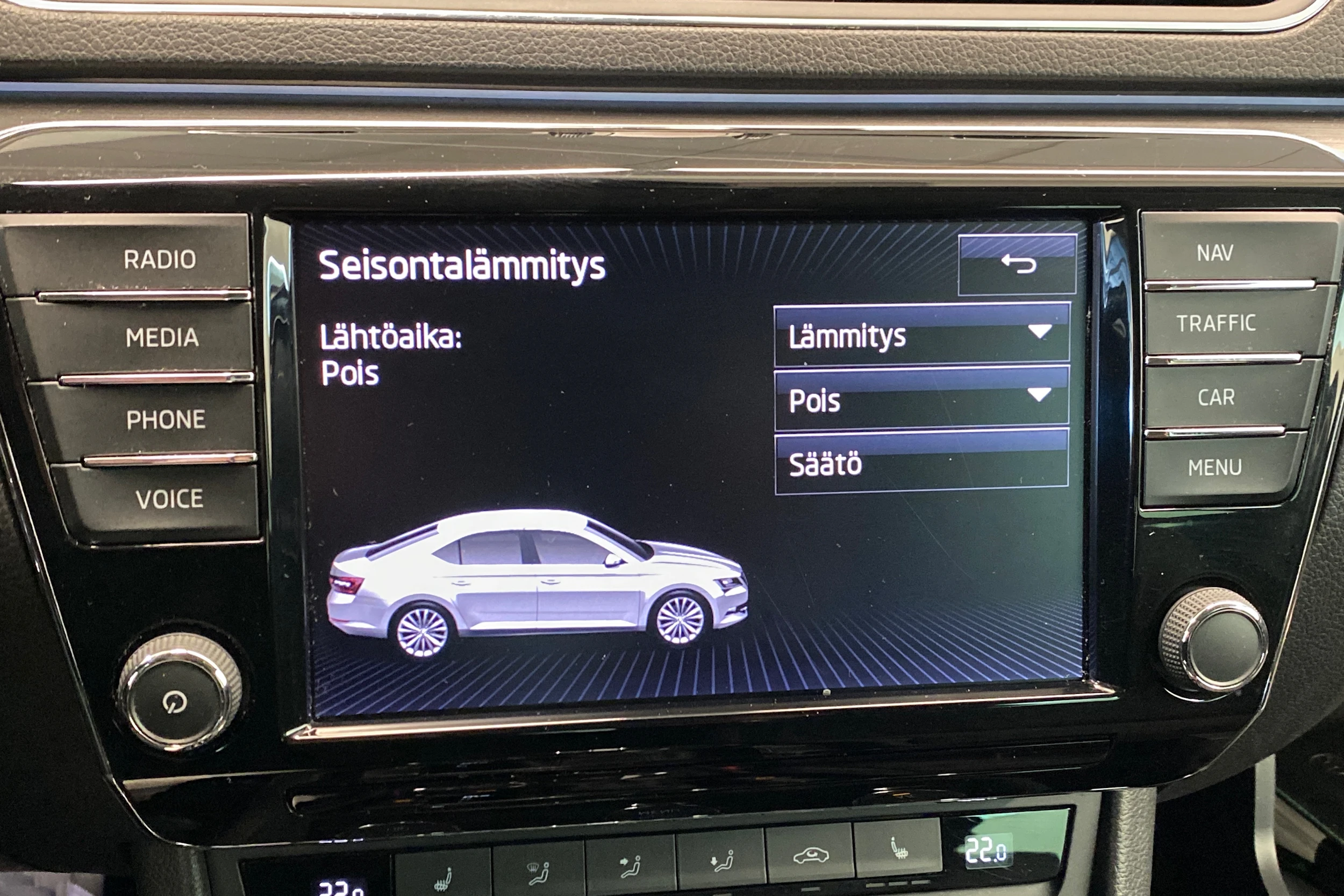 harmaa Skoda Superb 2017 kuva 27.