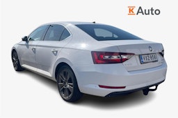 Valkoinen Skoda Superb 2016 kuva 2.