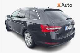 musta Skoda Superb 2016 kuva 2.