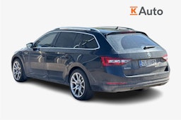 musta Skoda Superb 2016 kuva 2.