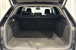 musta Skoda Superb 2016 kuva 14.