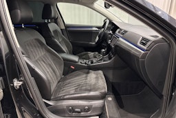 musta Skoda Superb 2016 kuva 15.
