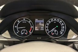 musta Skoda Superb 2016 kuva 19.