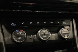 musta Skoda Superb 2016 kuva 21.