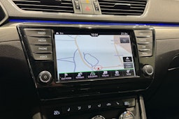 musta Skoda Superb 2016 kuva 23.