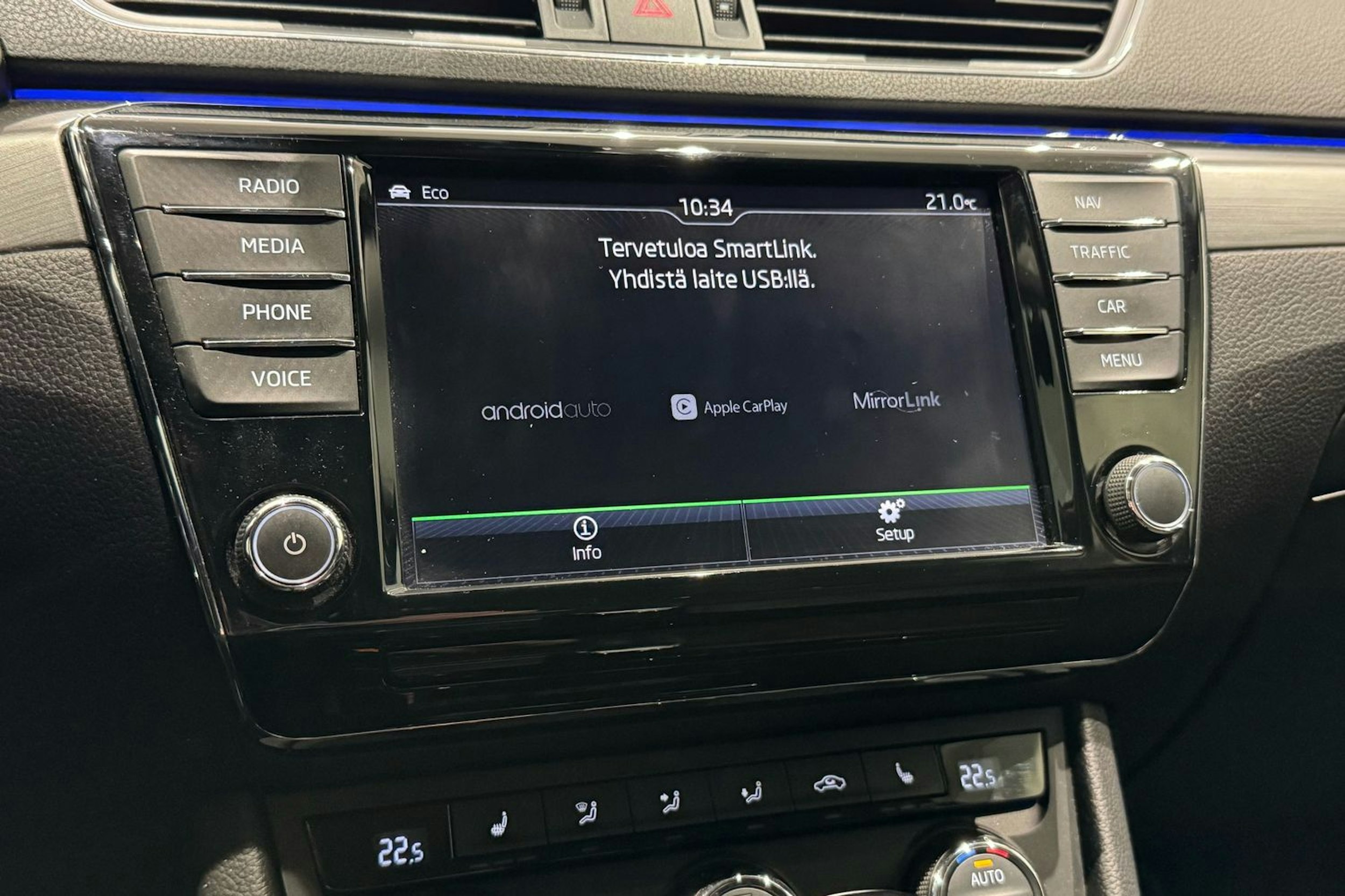 musta Skoda Superb 2016 kuva 24.