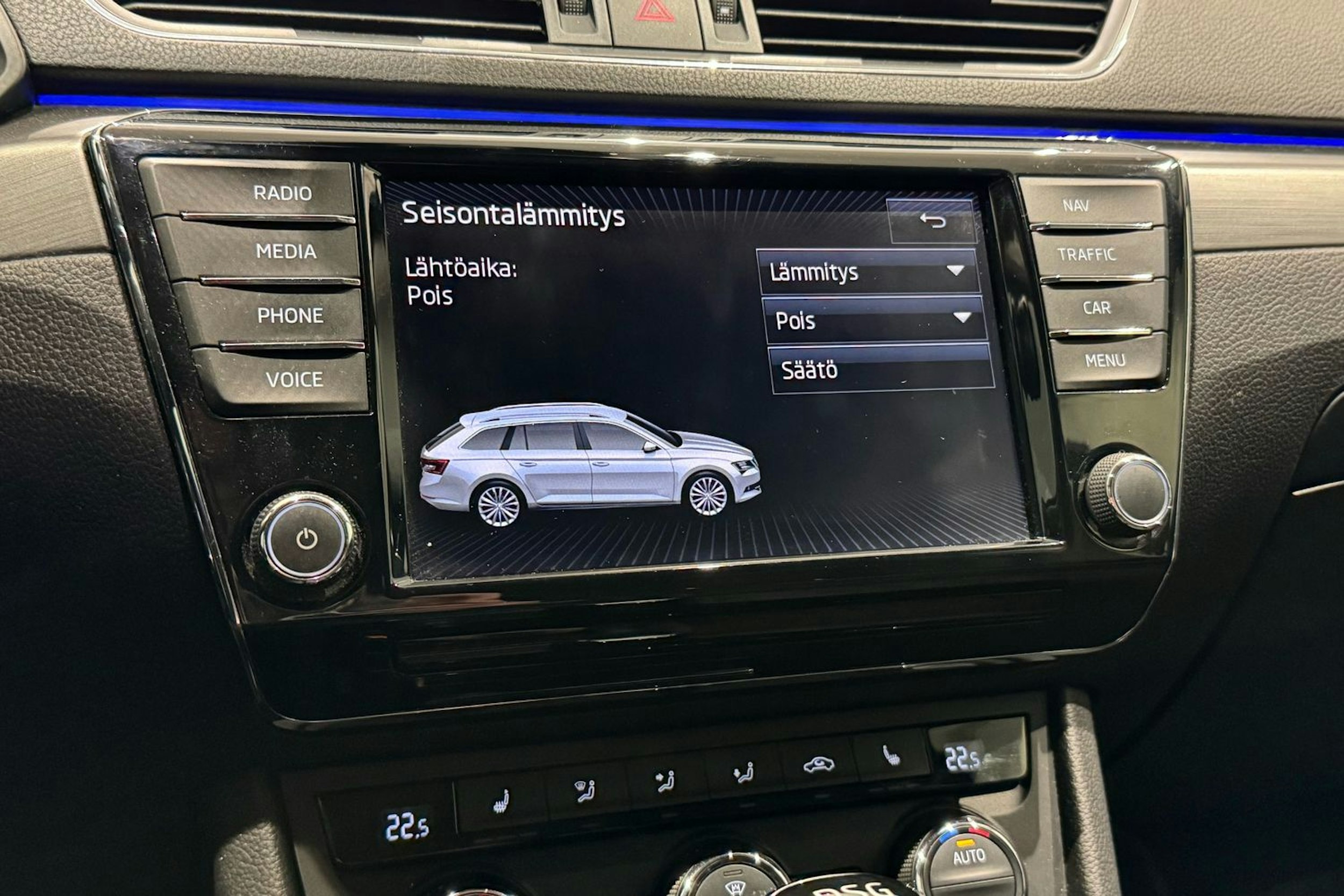 musta Skoda Superb 2016 kuva 25.