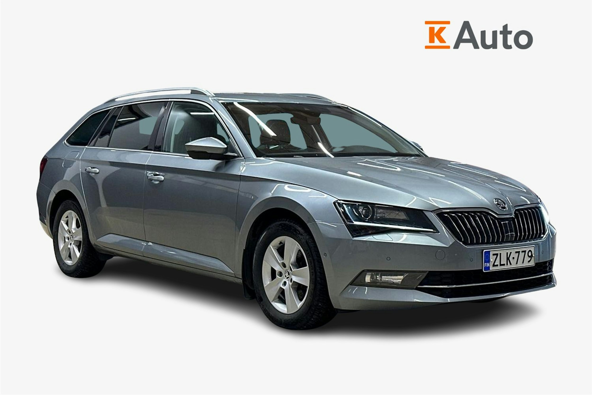 harmaa Skoda Superb 2016 kuva 1.