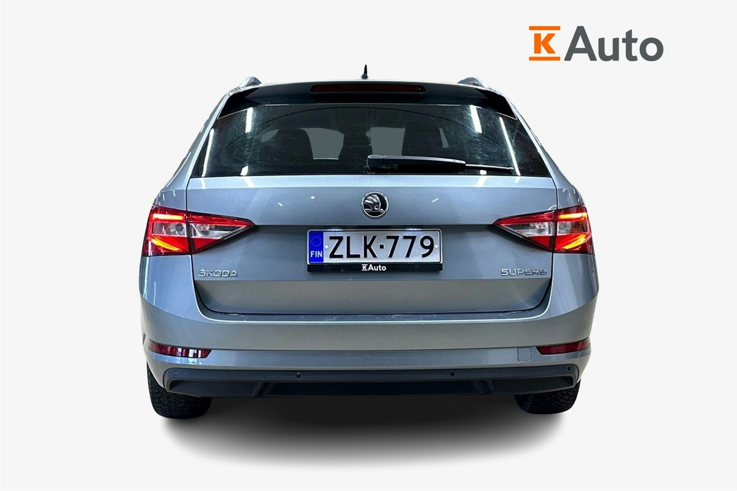 harmaa Skoda Superb 2016 kuva 3.