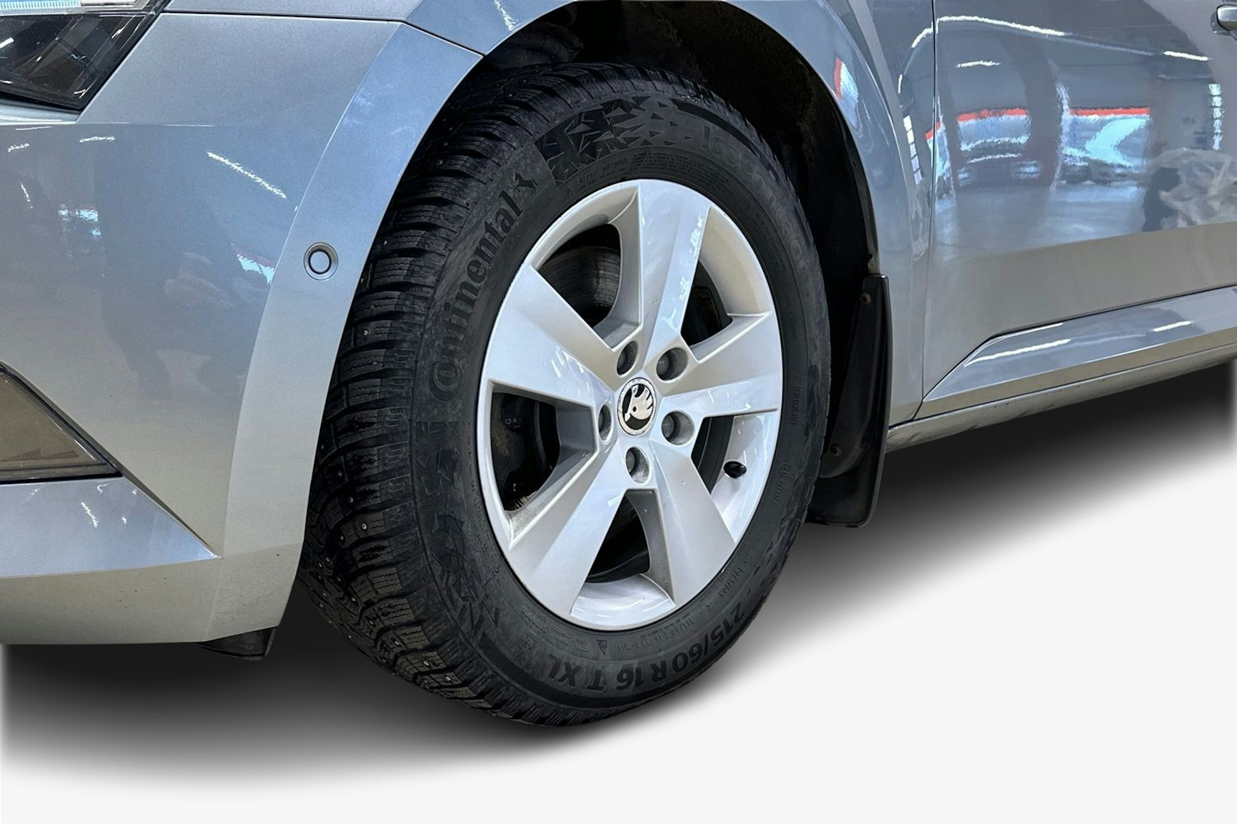 harmaa Skoda Superb 2016 kuva 11.